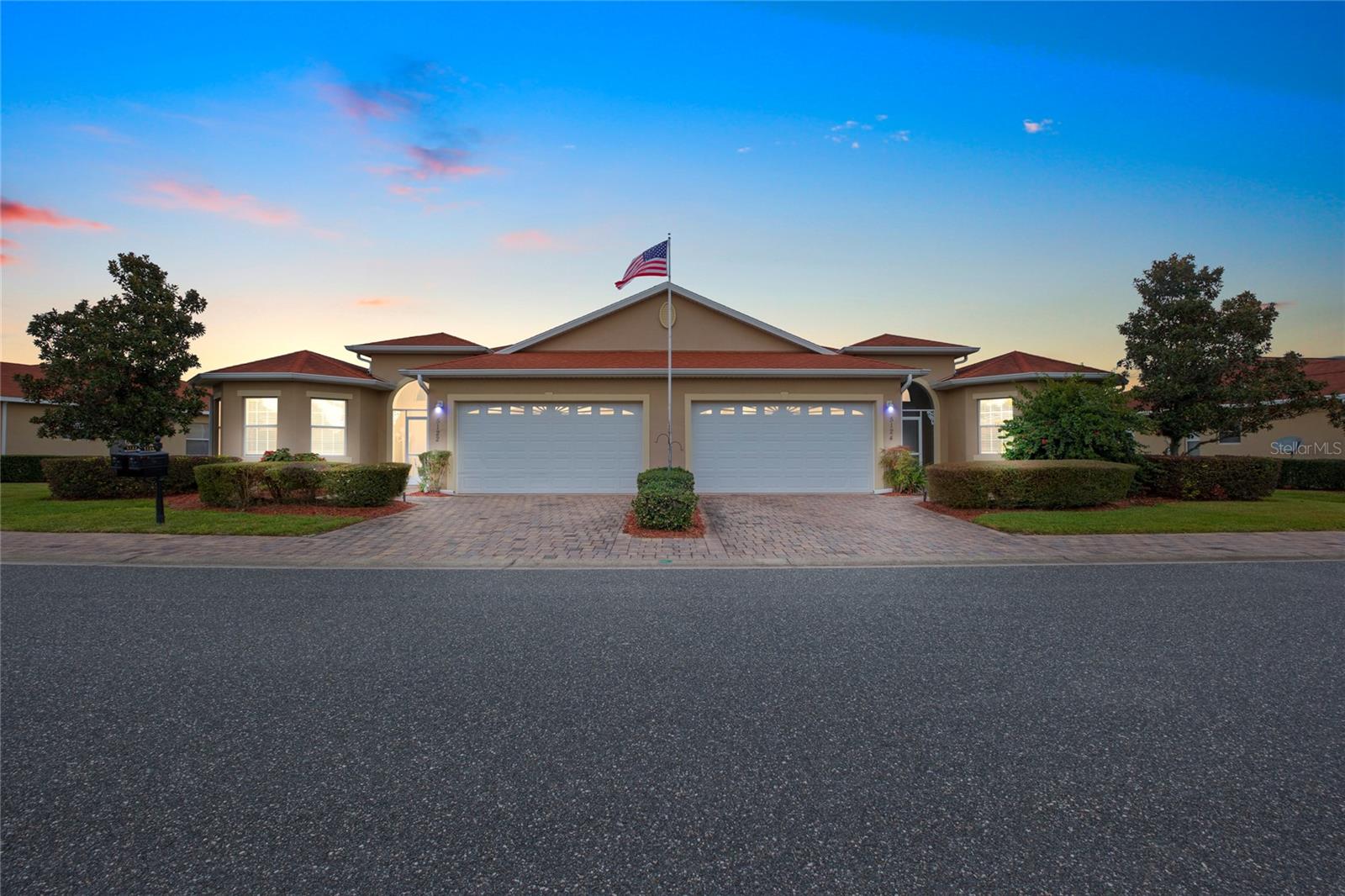 Neptune Cir, Oxford, FL 34484