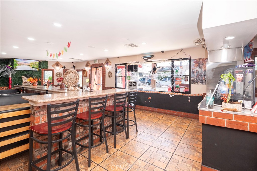 Commercial Sale in Los Angeles 4