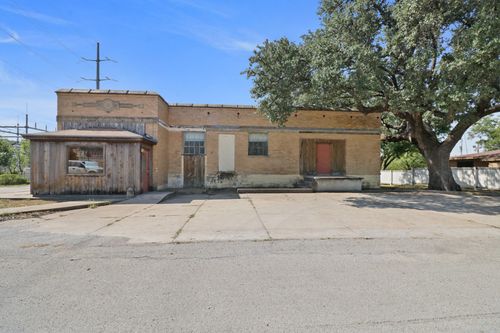 801 S Santa Fe St, Santa Anna, TX, 76878-2537 | Card Image
