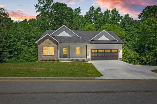 305 Shadows Lawn Dr, Athens, TN, 37303-3956 | Card Image