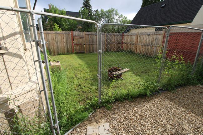 Side yard is fenced | Image 37