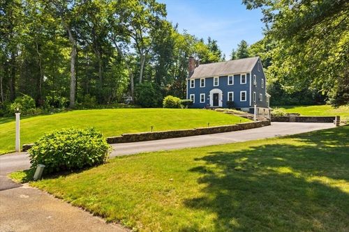 20 Acorn Ln, Pembroke, MA, 02359-2627 | Card Image