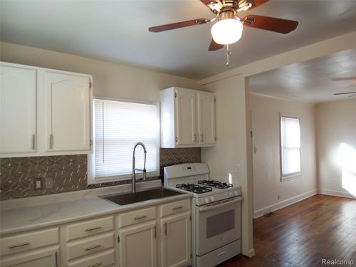 21832 Conners Avenue, Warren, MI, 48091 | Card Image