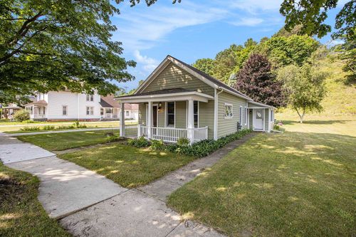 605 Lincoln, Frankfort, MI, 49635-9284 | Card Image