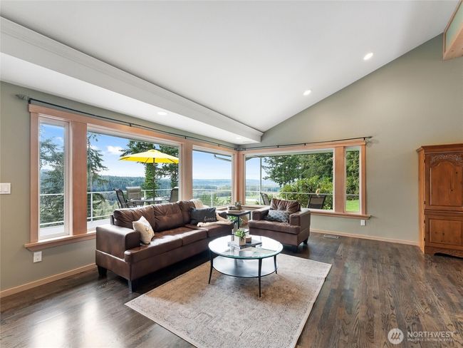 21608 186 Th Ave E, House other with 4 bedrooms, 3 bathrooms and 1 parking in Orting WA | Image 8