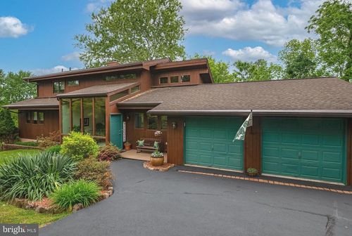 40 Golfview Ln, READING, PA, 19606-9598 | Card Image