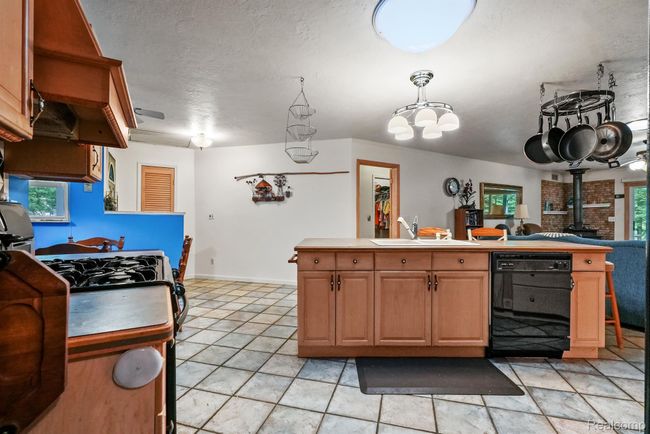 239 Ausable River Trl, House other with 2 bedrooms, 2 bathrooms and null parking in Roscommon MI | Image 12