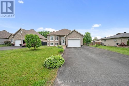 9 Gloss St, Crysler, ON, K0A1R0 | Card Image