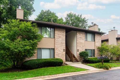 281-281 S Harrison St, Geneva, IL, 60134-2860 | Card Image