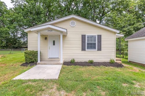 2420 Channon Dr, Poplar Bluff, MO, 63901-2408 | Card Image