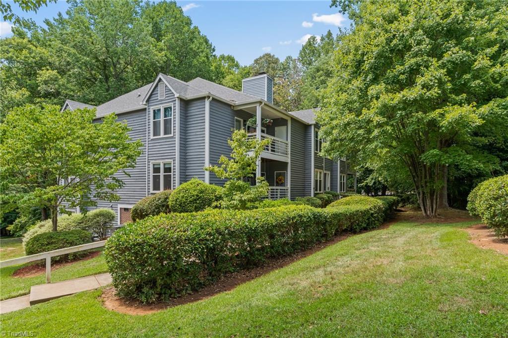 Meadows Cir, Winston Salem, NC 27104