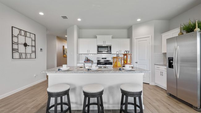 953 Traction Trl, House other with 4 bedrooms, 2 bathrooms and null parking in Cleburne TX | Image 9