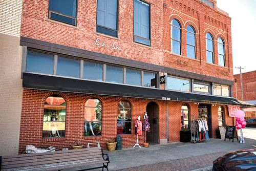 428 W Main St, Denison, TX, 75020-3261 | Card Image