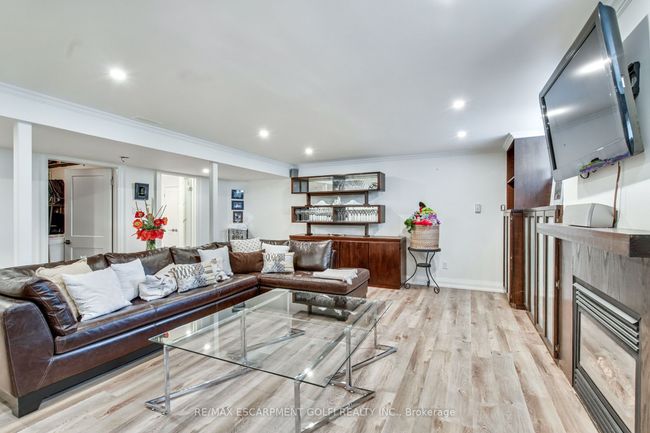106 Cumming Crt, House other with 4 bedrooms, 3 bathrooms and 4 parking in Ancaster ON | Image 27