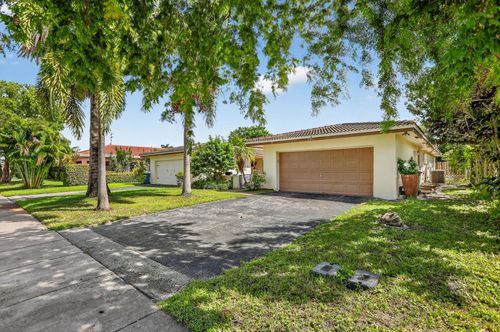 3817 Nw 84th Ave, Coral Springs, FL, 33065-2930 | Card Image