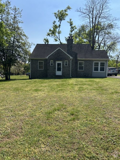 1412 E Riverwood Dr, Nashville, TN, 37216-2318 | Card Image