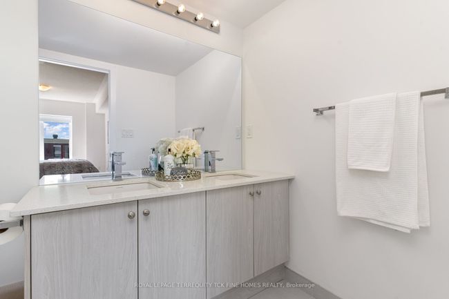61 Kenneth Kirby Lane, House attached with 2 bedrooms, 3 bathrooms and 3 parking in Stouffville ON | Image 24