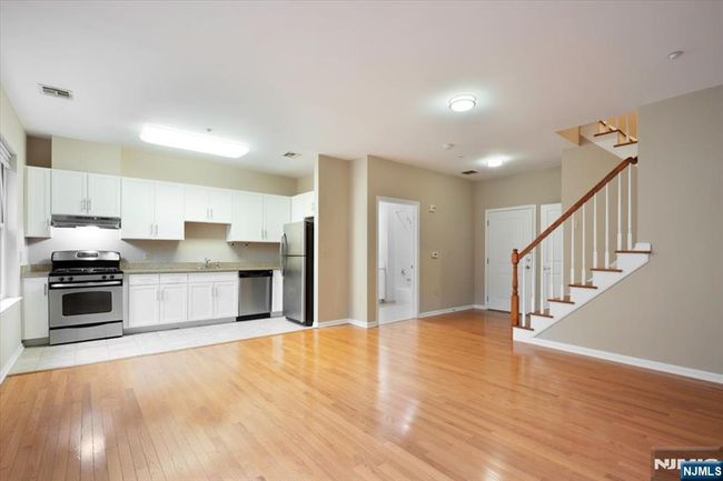 25 Duncan Ave, Condo with 2 bedrooms, 2 bathrooms and null parking in Jersey City NJ | Image 5