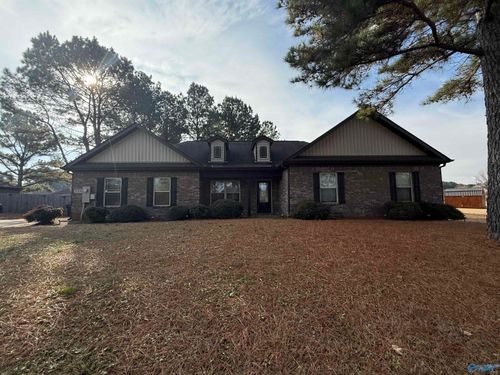 824 Bell Factory Rd, Huntsville, AL, 35811-9617 | Card Image