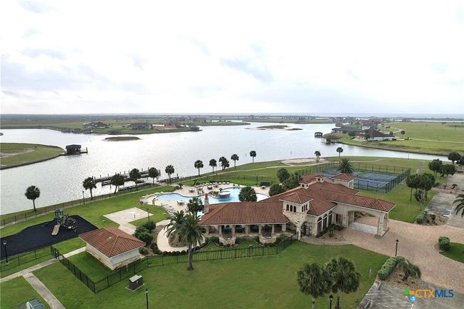 clubhouse and pool | Image 4