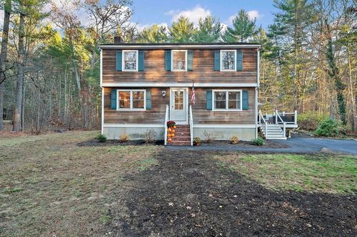 15 Cross St, Plympton, MA, 02367-1103 | Card Image