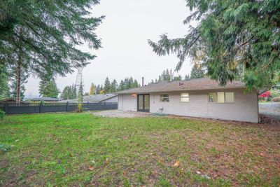 8577 Terrace Dr, House other with 3 bedrooms, 2 bathrooms and 3 parking in Delta BC | Image 3