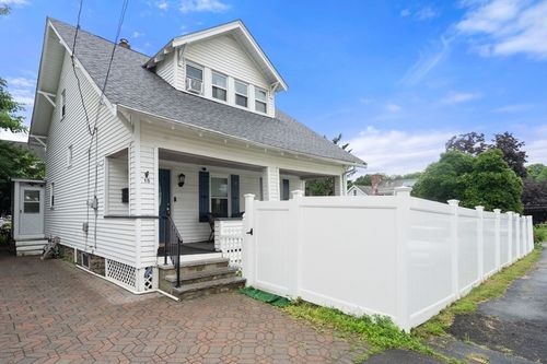 15 Greenwood St, Marlborough, MA, 01752-3220 | Card Image