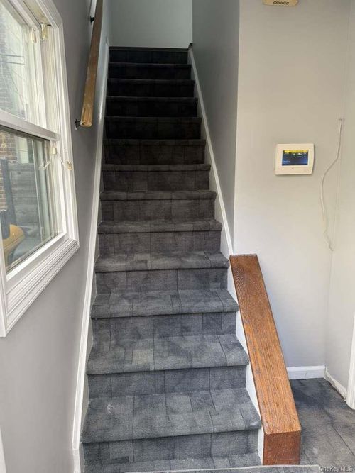 70 Carman Ave, Cedarhurst, NY, 11516-1905 | Card Image