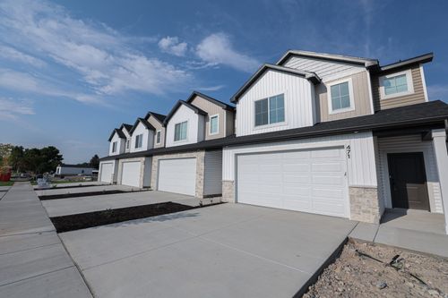 639 N 300 W, Smithfield, UT, 84335-1856 | Card Image