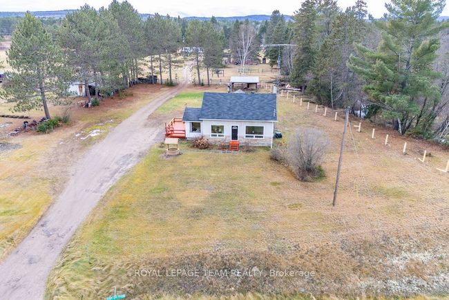 3433 Round Lake Road, House other with 5 bedrooms, 1 bathrooms and 2 parking in Killaloe, Hagarty and Richards ON | Image 6