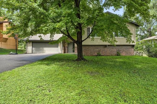 11220 Red Fox Dr, Maple Grove, MN, 55369-6329 | Card Image
