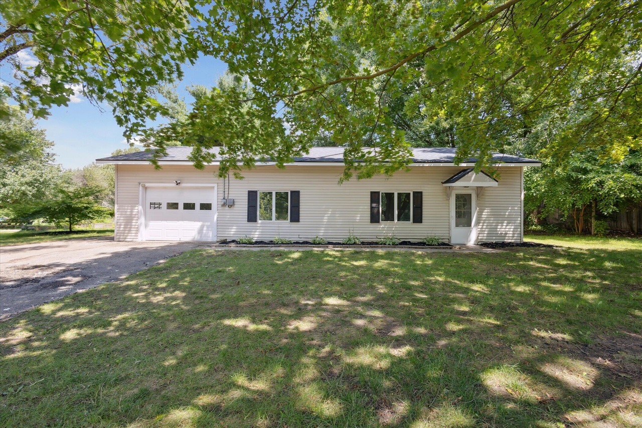 10 Mile Rd, Comstock Park, MI 49321 #1