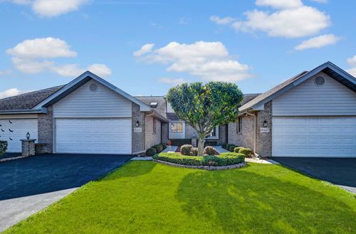 east-18445 Lakeview Circle, Tinley Park, IL, 60477 | Card Image