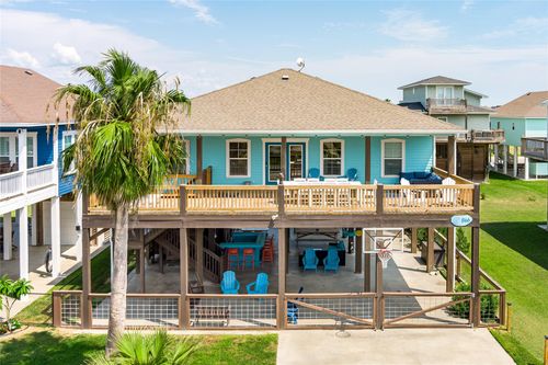 866 Townsend Dr, Crystal Beach, TX, 77650 | Card Image