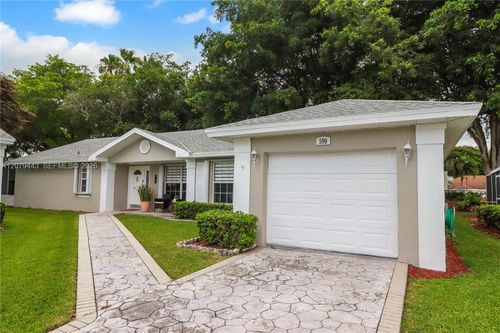 590 Se 19th Dr, Homestead, FL, 33033-5245 | Card Image