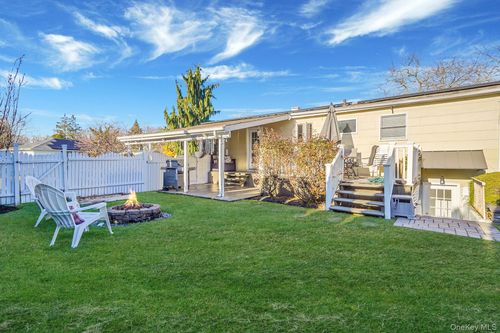 15 Penn Dr, Smithtown, NY, 11787-2014 | Card Image