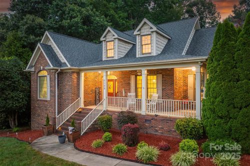 1128 Bugle Ln, Newton, NC, 28658-8013 | Card Image