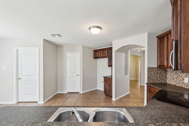 4006 Autumnwood Ln, House other with 3 bedrooms, 2 bathrooms and null parking in Heartland TX | Image 27