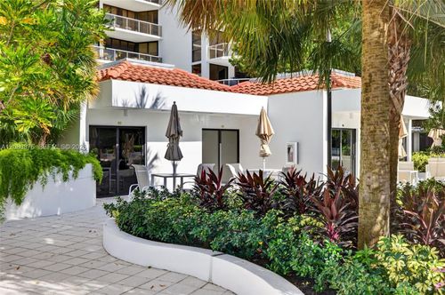 cabana-3-20281 E Country Club Dr, Aventura, FL, 33180 | Card Image
