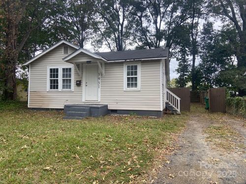 3931 Bearwood Ave, Charlotte, NC, 28205-1329 | Card Image