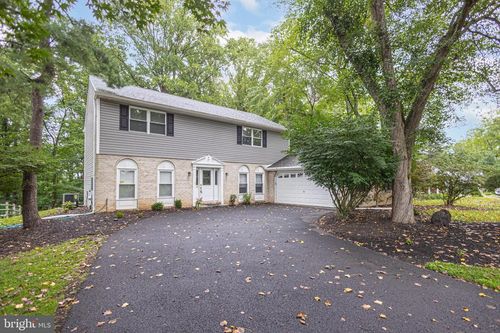935 Edgewood Ln, FEASTERVILLE TREVOSE, PA, 19053-1968 | Card Image