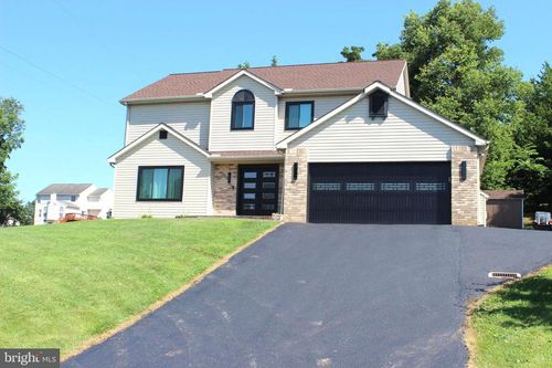 306 Mohawk Dr, Red Lion, PA, 17356-9677 | Card Image