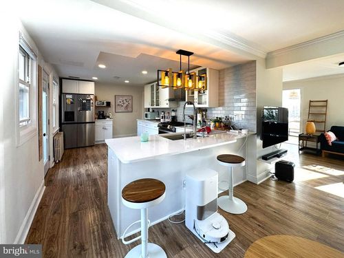 10712 Warwick Ave, Fairfax, VA, 22030-3029 | Card Image