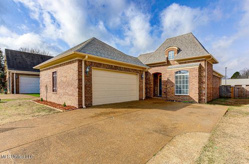 6433 Arbor Lake Dr W, Horn Lake, MS, 38637-2808 | Card Image