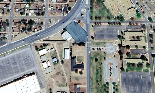 106 Clubview Dr, Levelland, TX, 79336-6304 | Card Image