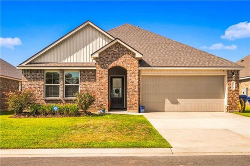 8013 Olde Town Ct, Alexandria, LA, 71303-4069 | Card Image