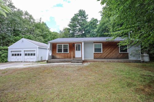 60 Farmer Road, Hooksett, NH, 03016 | Card Image