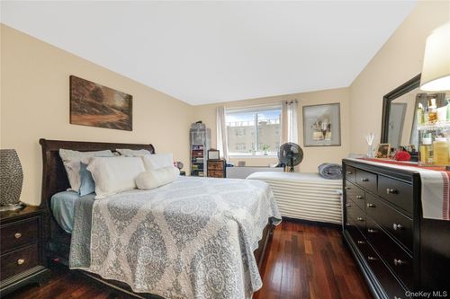 apt-5a-3220 Fairfield Ave, Bronx, NY, 10463-3240 | Card Image