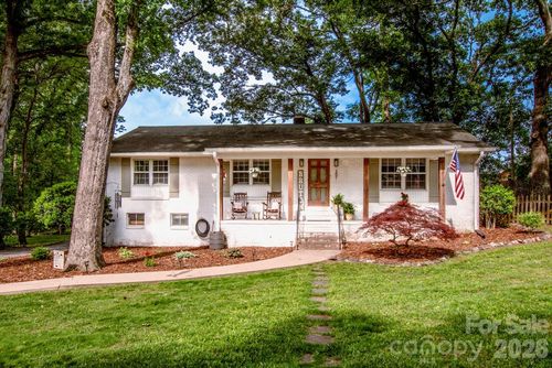 351 Eastwood Dr, Lincolnton, NC, 28092-4178 | Card Image