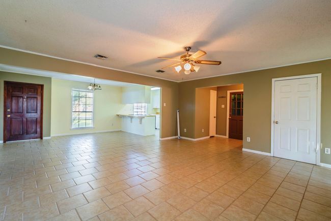Idlewood, 704 Living area 4 | Image 7